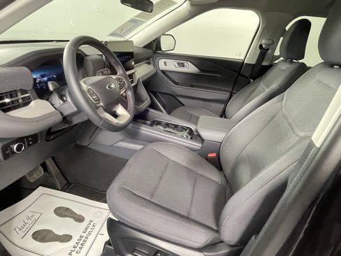 Used 2026 Ford Explorer Active AWD/4WD image 9