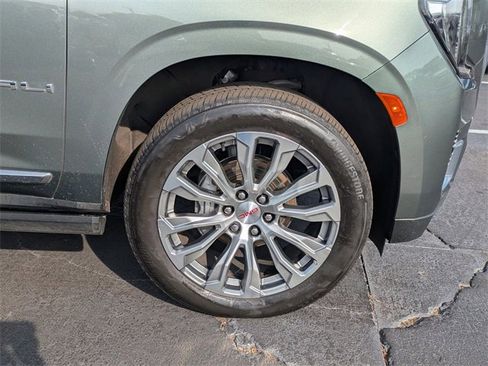 Used 2023 GMC Yukon XL Denali image 13