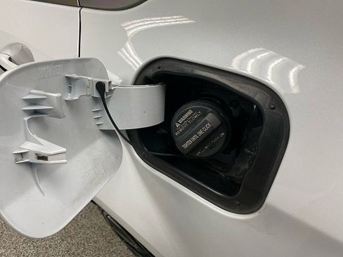 Used 2018 Genesis G80 3.3T Sport image 28