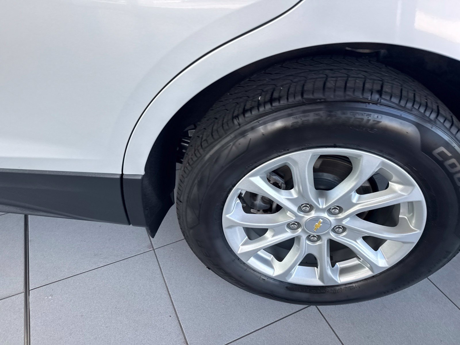 Used 2019 Chevrolet Equinox LS w/ LS Convenience Package FWD image 12