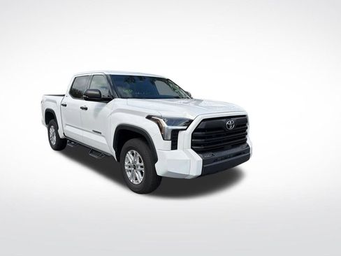 Used 2022 Toyota Tundra SR5 w/ SR5 Convenience Package image 2