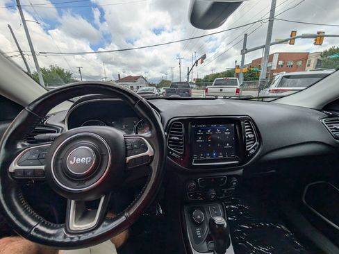 Used 2018 Jeep Compass Limited w/ Navigation Group AWD/4WD image 21