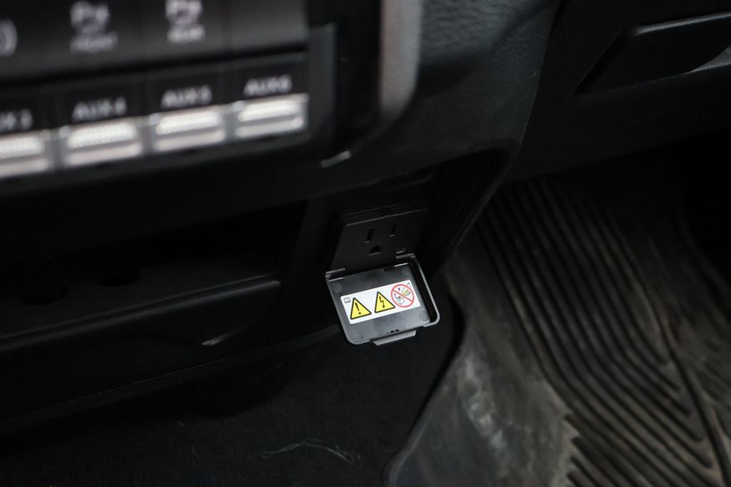 Used 2025 RAM 3500 Tradesman AWD/4WD image 32