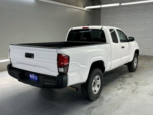Used 2021 Toyota Tacoma SR RWD image 9