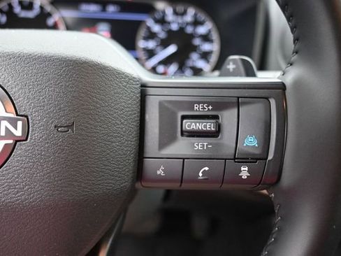 Used 2025 Nissan Rogue SV AWD/4WD image 28