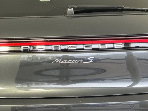 Certified 2026 Porsche Macan S AWD/4WD image 34