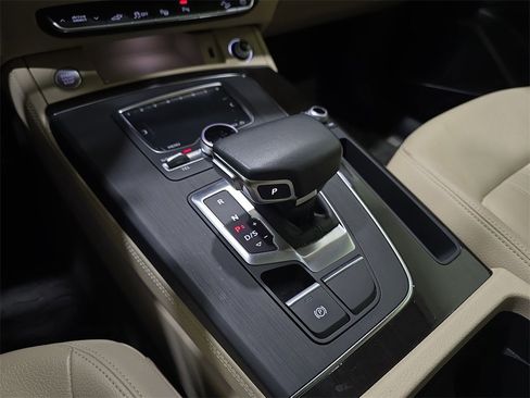 Used 2020 Audi Q5 e Prestige image 28