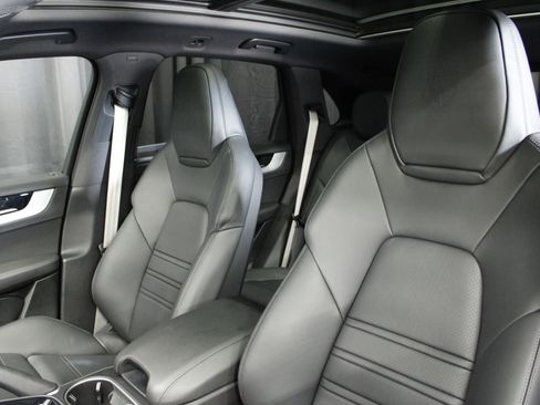 New 2026 Porsche Cayenne E-Hybrid AWD/4WD image 5