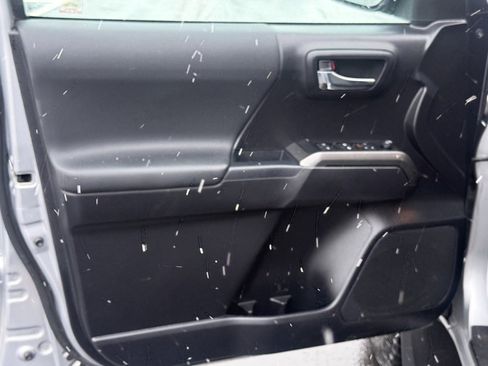 Certified 2020 Toyota Tacoma TRD Off-Road image 13