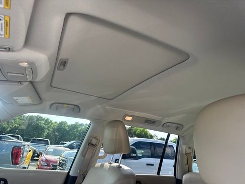 Used 2022 Nissan Armada SL RWD image 4
