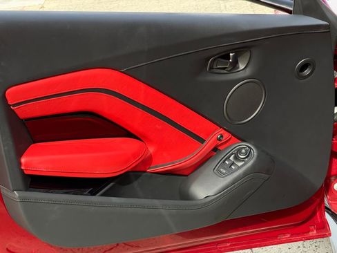 Used 2023 Aston Martin V8 Vantage Coupe image 23