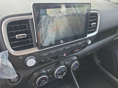 New 2026 Hyundai Venue SEL FWD image 18