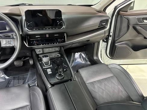 Used 2023 Nissan Rogue Platinum AWD/4WD image 23