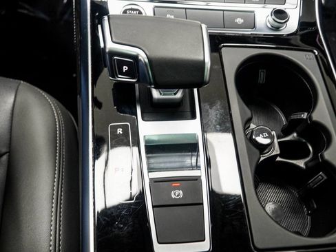 Used 2025 Audi Q7 3.0T Premium Plus AWD/4WD image 16