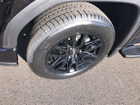 Used 2024 GMC Sierra 1500 Elevation w/ LPO, Elevation Black Package image 10