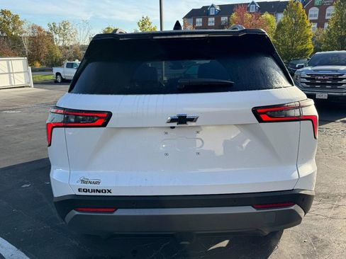 New 2026 Chevrolet Equinox LT w/ Convenience Package II FWD image 4