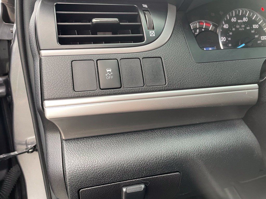 Used 2014 Toyota Camry SE FWD image 16