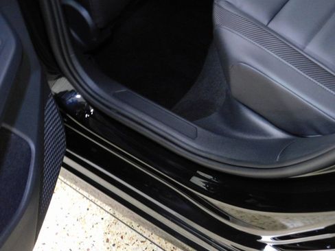 Used 2025 Volkswagen Golf image 84