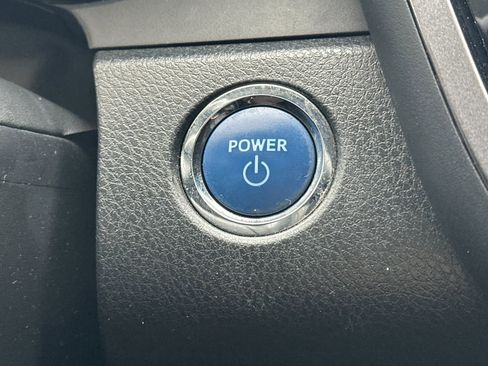 Used 2019 Toyota Camry LE image 29