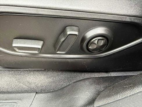 Certified 2023 Jeep Grand Cherokee Laredo w/ Luxury Tech Group I image 14