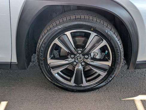 Used 2020 Lexus UX 200 w/ Accessory Package FWD image 7