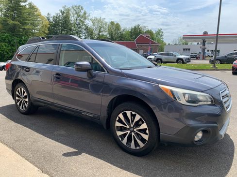 Used 2015 Subaru Outback 2.5i Limited AWD/4WD image 3