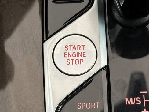 Used 2022 BMW X5 xDrive40i w/ M Sport Package image 23