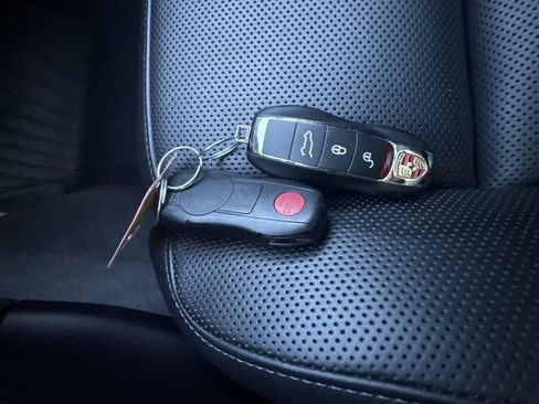 Used 2018 Porsche Macan image 42