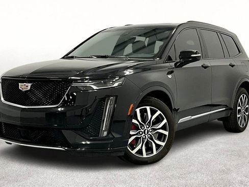 Used 2024 Cadillac XT6 Sport w/ Technology Package image 14