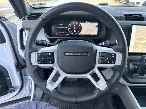 Certified 2025 Land Rover Defender 110 X-Dynamic SE image 28