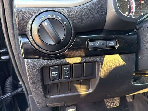 Used 2021 Nissan Titan SV w/ SV Convenience Package image 20