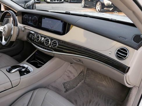 Used 2019 Mercedes-Benz S 560 4MATIC Sedan image 10