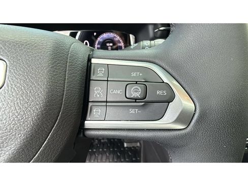 Used 2023 Jeep Compass Limited w/ Elite Group AWD/4WD image 29