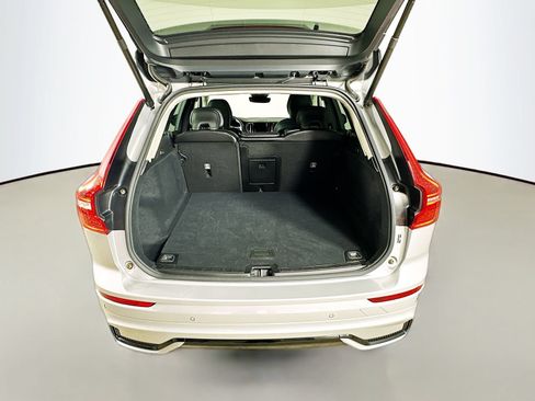 Used 2025 Volvo XC60 B5 Core AWD/4WD image 39