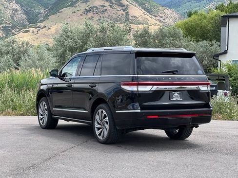 Used 2024 Lincoln Navigator Reserve AWD/4WD image 6
