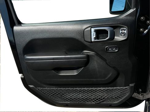Used 2020 Jeep Wrangler Unlimited Sport AWD/4WD image 26