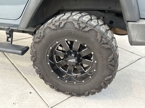 Used 2015 Jeep Wrangler Unlimited Sport image 8