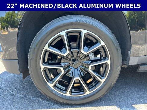 Used 2024 Chevrolet Suburban RST w/ Luxury Package RWD image 8