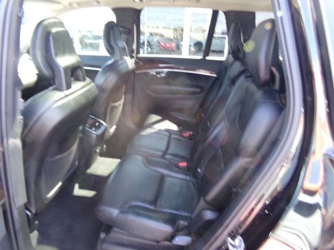 Used 2016 Volvo XC90 T6 Momentum w/ Momentum Plus Package image 14
