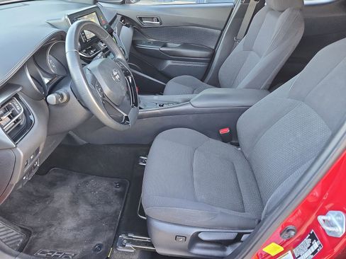 Used 2018 Toyota C-HR XLE image 13