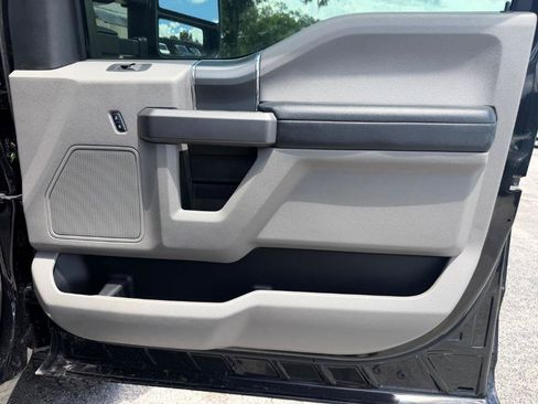 Used 2018 Ford F250 XLT w/ XLT Premium Package AWD/4WD image 18