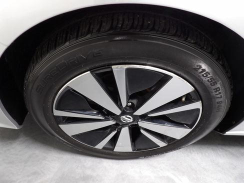 Used 2021 Nissan Altima 2.5 SV FWD image 19