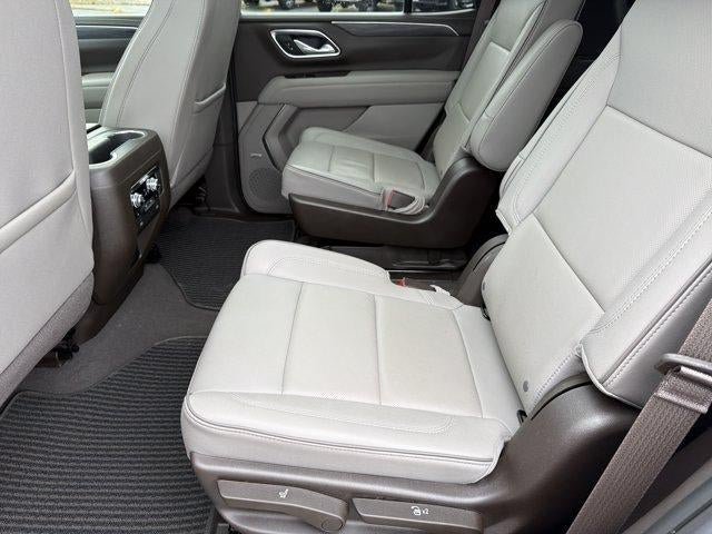 Used 2023 GMC Yukon SLT w/ SLT Luxury Package RWD image 22