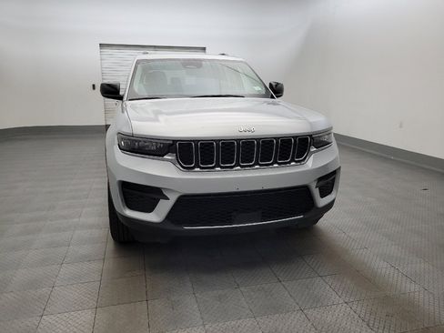 Used 2024 Jeep Grand Cherokee Laredo RWD image 14