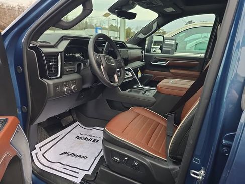 New 2026 GMC Sierra 2500 Denali Ultimate w/ LPO, Black Badging Package image 14
