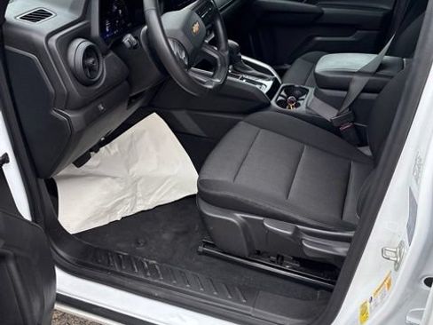 Used 2024 Chevrolet Colorado W/T w/ Safety Package RWD image 4