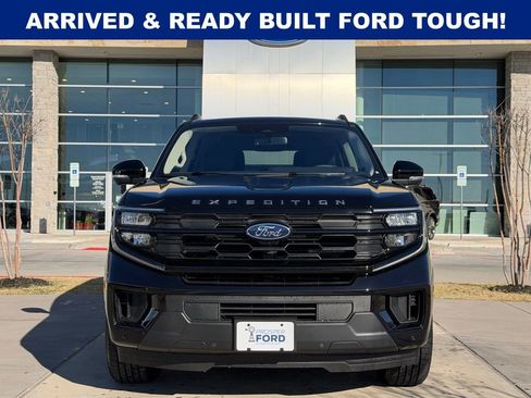 New 2025 Ford Expedition Active image 25