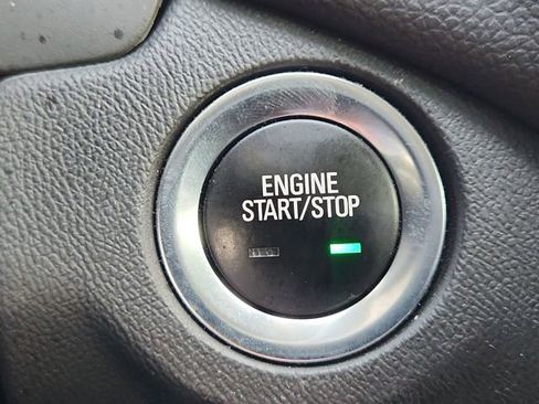 Used 2022 Chevrolet Equinox LT FWD image 16
