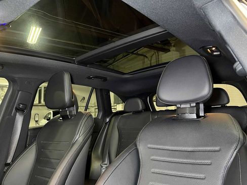 Used 2025 Mercedes-Benz GLC 300 4MATIC image 20