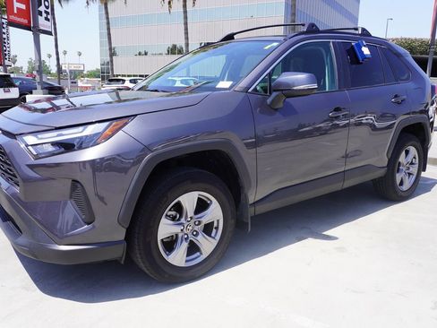 Certified 2025 Toyota RAV4 XLE w/ Convenience Package FWD image 5